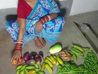 インディアン vegetables selling 若い 女性 持っています ハード 公共 xxx フィルム ととも​​に | xhamster