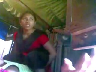 Warga india muda menghancurkan bhabhi fuck oleh devor di bilik tidur diam-diam rekod - wowmoyback