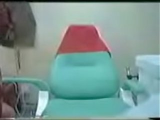 Medisch man eikels indisch mam in de ziekenhuis