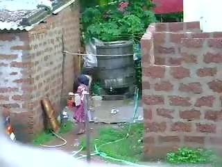 Watch This Two fantastic Sri Lankan young lady Getting Bath In Outdoor